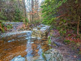 Bayehon river flowing against the rock