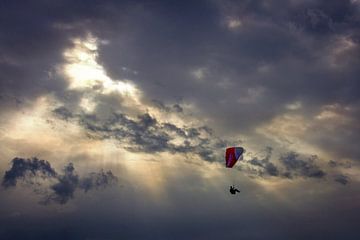 Paragliders op de Tegelberg van Axel Hoffmann