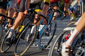 Detailausschnitt von einem Radrennen (Rennrad, Symbolbild) von Udo Herrmann