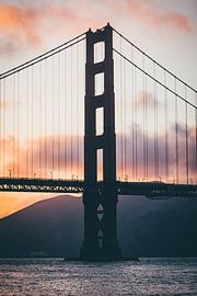 Golden Gate Bridge bij zonsondergang by Niels Keekstra
