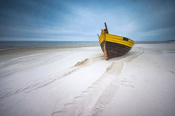 Boot op het strand