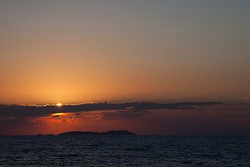 Griekse zonsondergang by Guido Akster