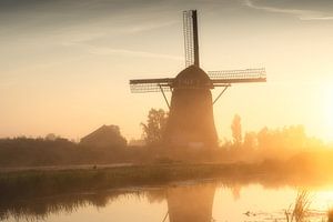 Moulin dans la brume