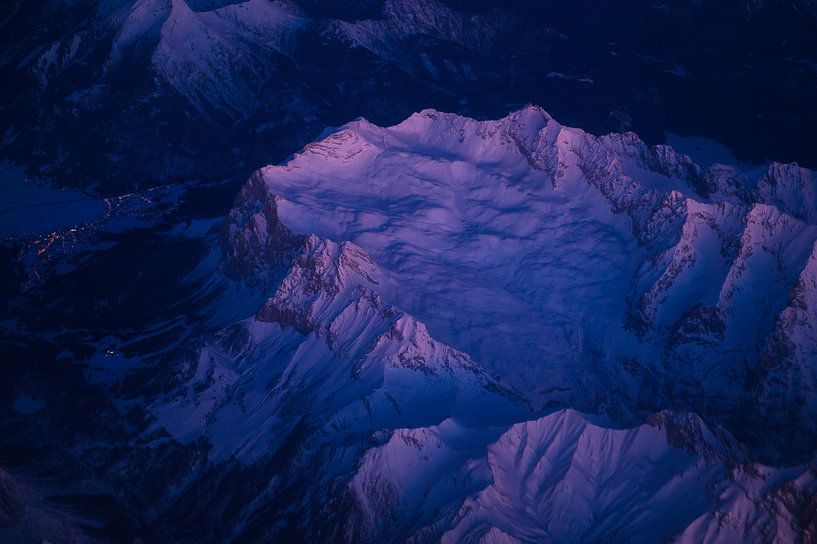Magischer Morgen über der Zugspitze von Denis Feiner