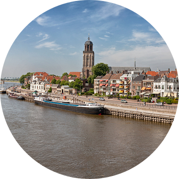 Panorama van de Deventer skyline met rivier de IJssel van VOSbeeld fotografie