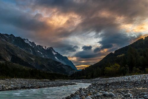 Berglandschappen: Zonsopkomst in de Aosta vallei bij Courmayeur Italie