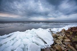 Crispy ice cream by Astrid Volten