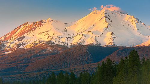 Coucher de soleil au Mont Shasta, Californie