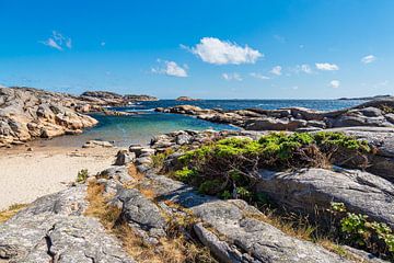 Landscape on the Helleviga peninsula in Norway by Rico Ködder