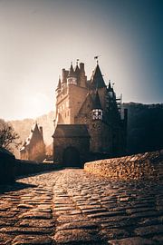 Eltz castle in germany with incredible sunlight by Fotos by Jan Wehnert
