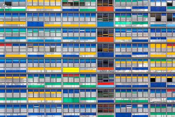 Colourful façade by Steve Van Hoyweghen