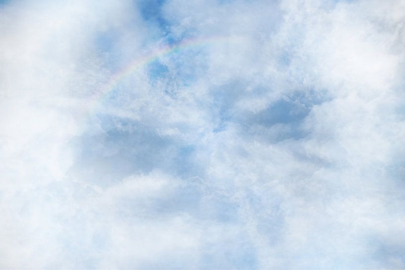 Natuurelement Lucht, abstracte achtergrondtextuur in blauw en wit, voor thema's als lucht, wolken, a van Maren Winter