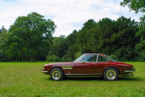 Ferrari 330 GTC klassieke grand tourer auto