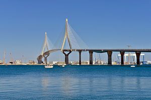 Baie de Cadix avec le Puente de la Pepa, un pont à haubans 