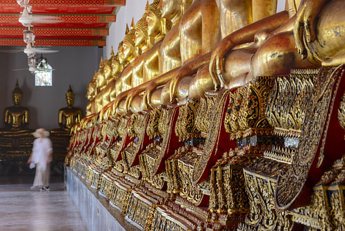 The Woman in the Corridor of Time and Gold