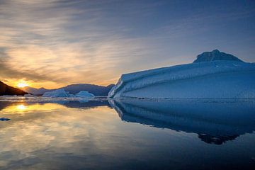 Coucher de soleil à Icebergcity sur Ellen van Schravendijk