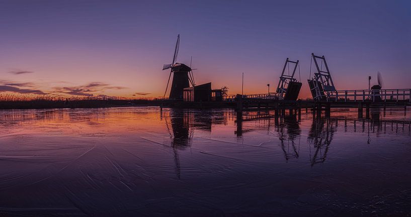 Colourful sunset Kinderdijk by Gerard Stasse Fotografie