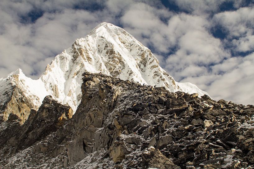 Le Mont Pumori au camp de base de l'Everest, au Népal par Tom Timmerman