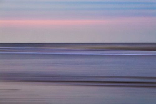 Evening tranquillity by the sea. by Astrid Volten