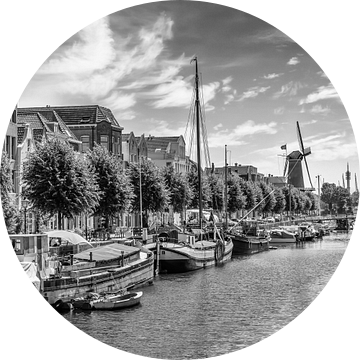 ROTTERDAM Pittoresk Delfshaven met oude molen De Distilleerkerk | Monochroom