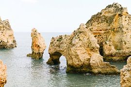 Rocks of Portugal | Algarve | Sea | Ocean | Travel photography by Mirjam Broekhof