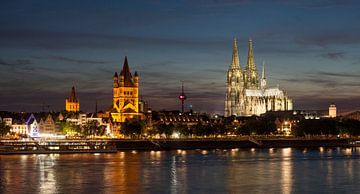 Cologne : Vieille ville avec le Groß St. Martin et la cathédrale de Cologne