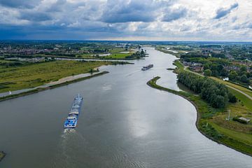 Vrachtschip op de Lek bij de Prinses Beatrixsluis van Sjoerd van der Wal Fotografie