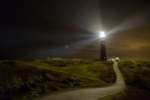 Leuchtturm in der Nacht in der Insel von Schiermonnikoog