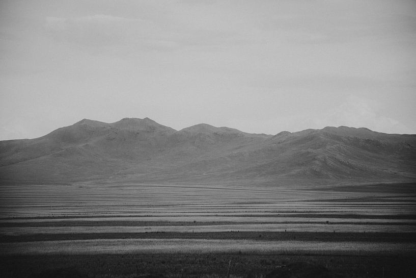Vue sur la montagne en Mongolie | Photographie de plein air et documentaire par Holly Klein Oonk
