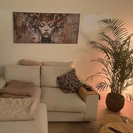 Klantfoto: Vrouw Goud Modern van Kunst Kriebels, als ArtFrame