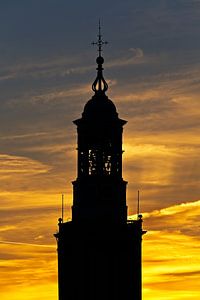Turm von Nieuwe Toren in Kampen bei Sonnenuntergang