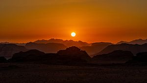 Zonsondergang in Wadi Rum, Jordanië