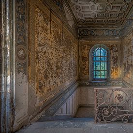 The yellow hall by Lien Hilke