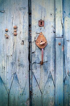 Oude verweerde Franse deur van Halma Fotografie