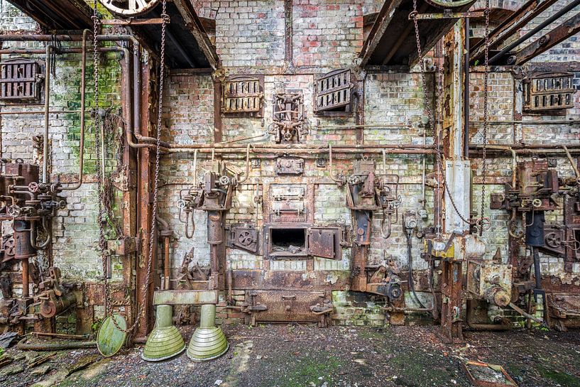 Lost Place - verlaten ketelhuis - de natuur komt terug van Gentleman of Decay