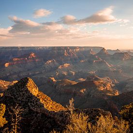 Lever de soleil au Grand Canyon - Harpes et ombres du soleil sur Remco Bosshard