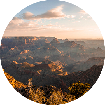 Zonsopkomst Grand Canyon - Zonneharpen en schaduwen van Remco Bosshard