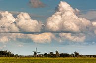 Wolkenlucht boven een Nederlands landschap von Stephan Neven Miniaturansicht