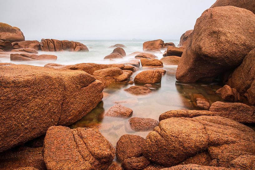 Atlantikküste in der Bretagne bei Ploumanach von Rico Ködder
