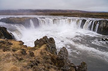 Goðafoss waterval in IJsland