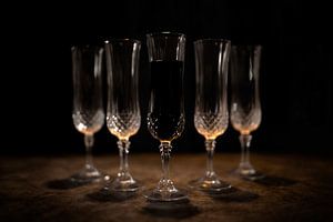 Nature morte en cristal et lueur orange