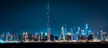Dubai Skyline van Dennis Wierenga