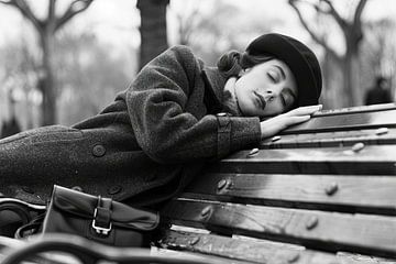 Slapende vrouw op een bankje in het park van Poster Art Shop