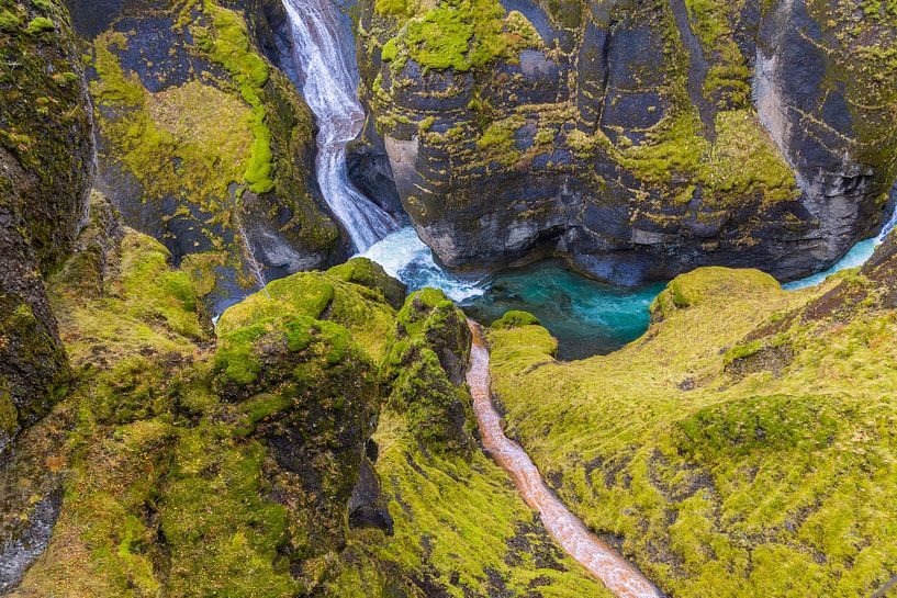 3 wateren komen samen in IJsland van Paul Weekers Fotografie