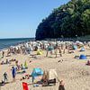 Druk strand in Binz op Rügen eiland in Duitsland van Patricia Hofmeester
