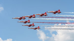 Die „Turkish Stars“ in Aktion bei der Flugshow in Bukarest.