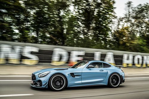 Mercedes-Benz AMG GTR Pro China Blue