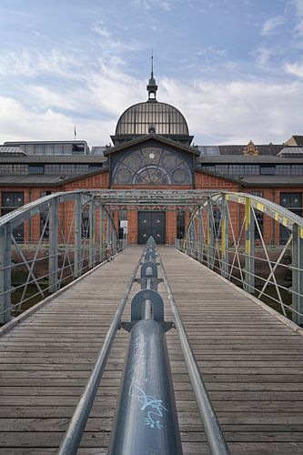 The Old Fish Auction Hall in portrait format - Wonderful Hamburg