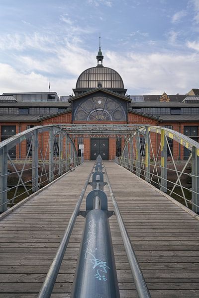 The Old Fish Auction Hall in portrait format - Wonderful Hamburg by Rolf Schnepp