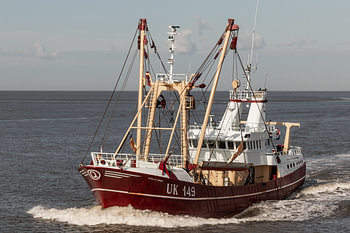 Viskotter op de Waddenzee